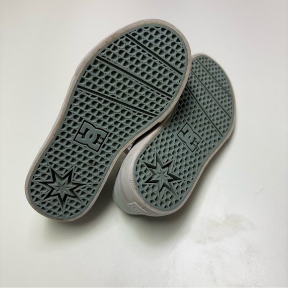 DC Skate Toddler Girls 11 Lace Up Pastel Baby Blue Skateboarding Sneaker - Picture 5 of 7